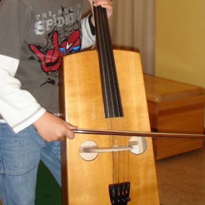 Kind mit Instrument